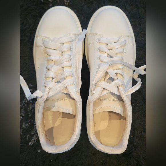 Alexander McQueen Men's White Trainers - Picture 2 of 14